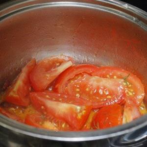 Cách làm canh hến nấu cà chua