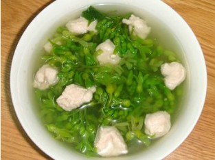 Canh hoa thiên lý nấu giò sống