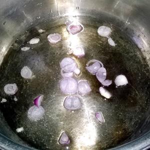 Cách làm canh hoa thiên lý nấu thịt bò