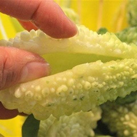 Cách làm canh khổ qua nhồi chả cá