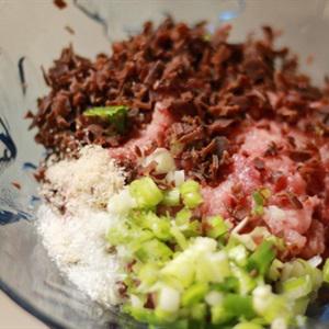 Cách làm canh khổ qua nhồi nấm thịt