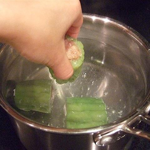 Cách làm canh khổ qua nhồi thịt gà