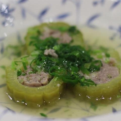 Cách làm canh khổ qua nhồi thịt ngày Tết