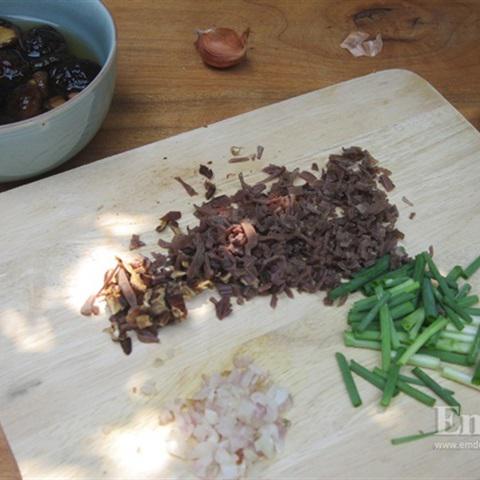 Cách nấu canh khổ qua nhồi tôm