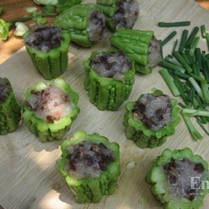 Cách nấu canh khổ qua nhồi tôm