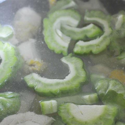 Cách làm canh khổ qua thịt gà