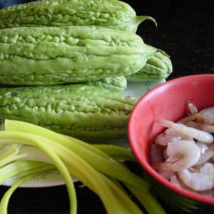 Cách làm canh khổ qua tôm