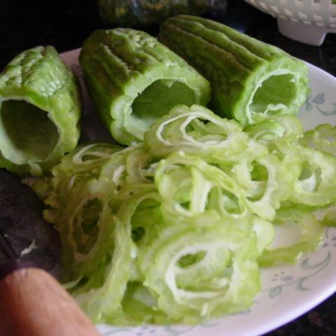 Cách làm canh khổ qua tôm