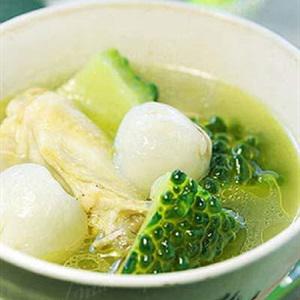 Cách làm canh khổ qua vải thiều