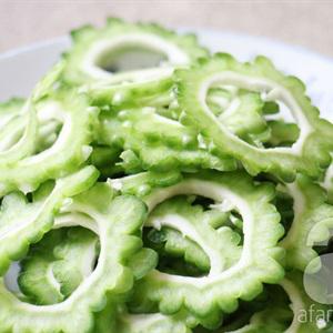 Cách làm canh khổ qua với cá thác lác