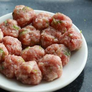 Cách làm canh khoai mỡ nấu thịt viên