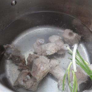 Cách nấu canh khoai môn sườn heo