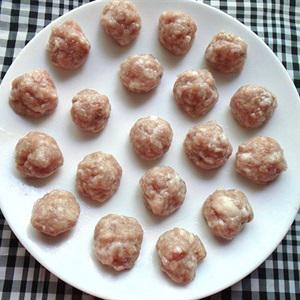 Cách làm canh khoai nấu thịt viên