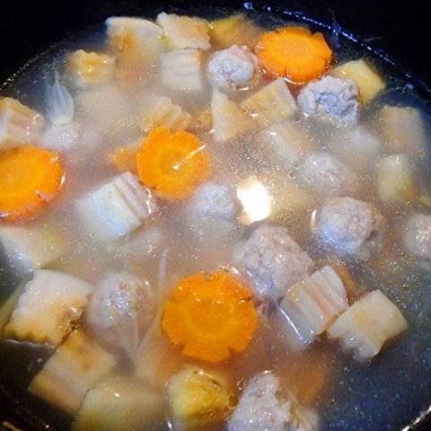 Cách làm canh khoai nấu thịt viên