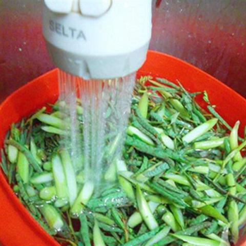 Cách làm canh khoai rau nhút