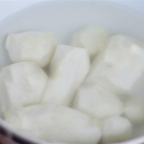 Cách làm canh khoai sọ nấu mọc