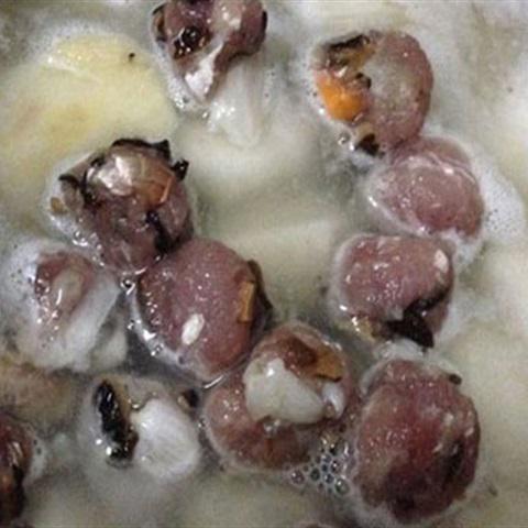 Cách làm canh khoai sọ nấu mọc