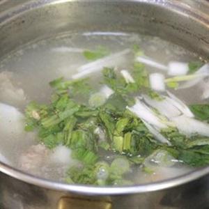 Cách làm canh khoai sọ nấu sườn