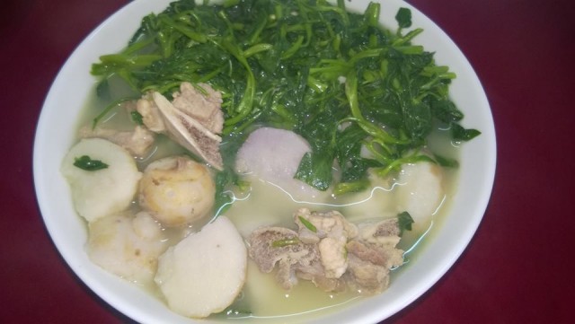 Canh khoai sọ rau muống
