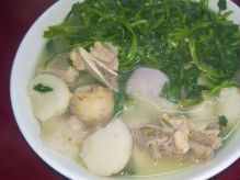 Canh khoai sọ rau muống