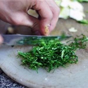 Cách làm canh khoai sọ thịt băm