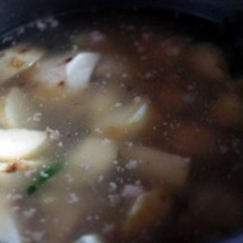 Cách làm canh khoai sọ thịt băm