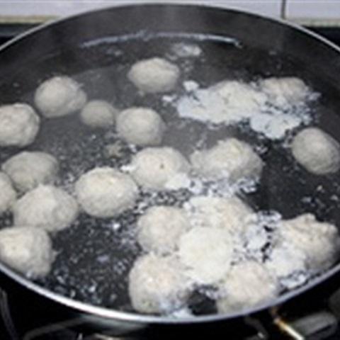 Cách nấu canh khoai tây bò viên