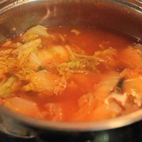 Cách làm canh kim chi bạch tuộc