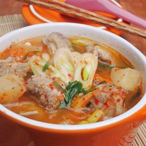 Cách làm canh kim chi củ cải nấu sườn