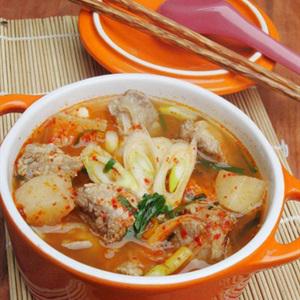 Cách làm canh kim chi củ cải nấu sườn