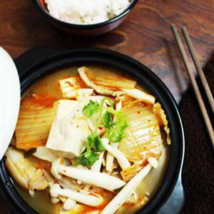 Cách làm canh kim chi nấu đậu thịt