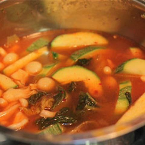 Cách làm canh kim chi nấu thịt bò