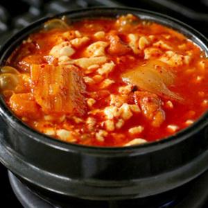 Cách làm canh kim chi thit heo