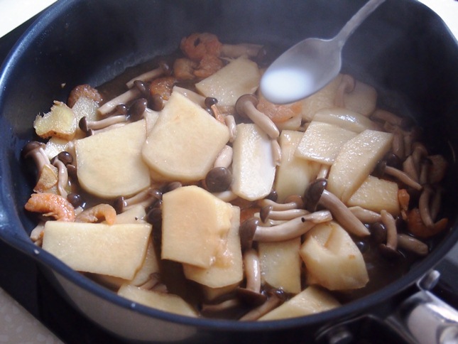 Canh lẩu chay sữa đậu nành ngũ sắc thanh đạm