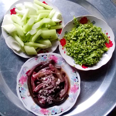 Cách làm canh lươn nấu bạc hà