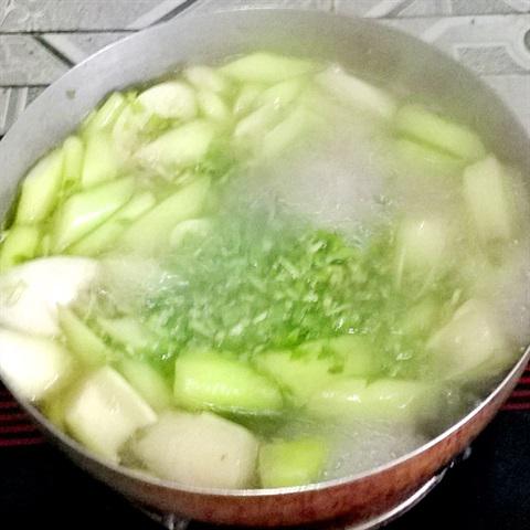 Cách làm canh lươn nấu bạc hà