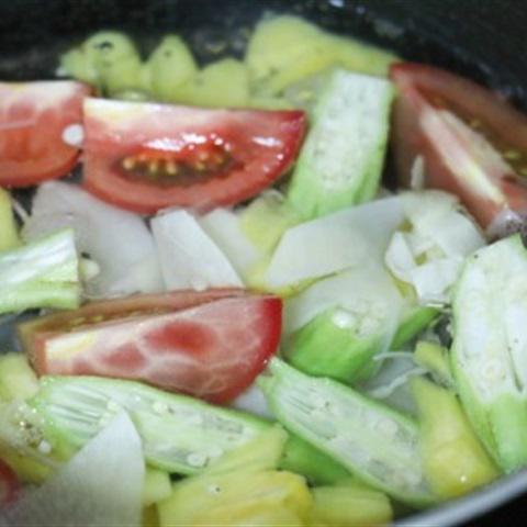 Cách làm canh măng chua chả cá