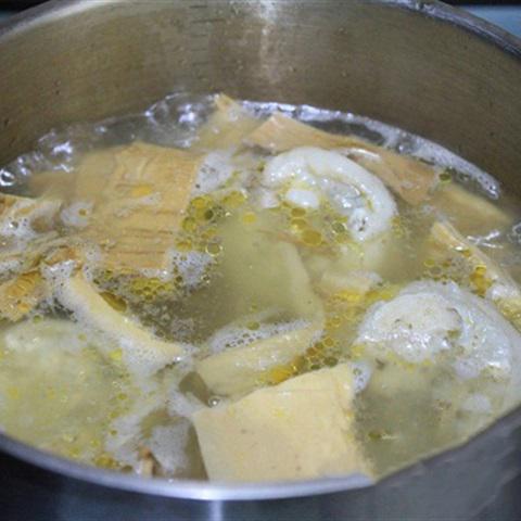 Cách làm canh măng giò heo