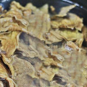 Cách làm canh măng khô móng giò