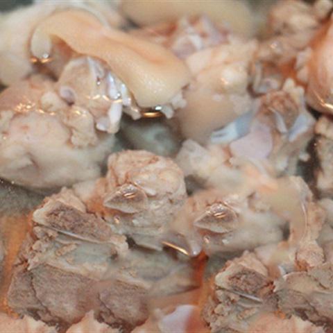 Cách làm canh măng khô móng giò