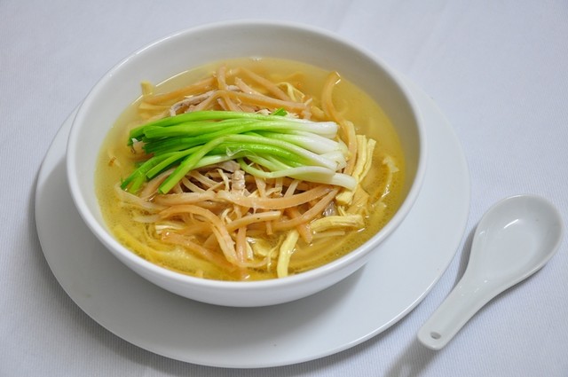 Canh măng khô nấu mực