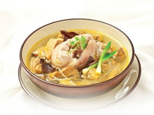 Canh măng móng giò