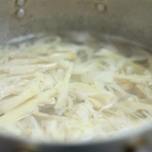 Cách làm canh măng nấu ngao