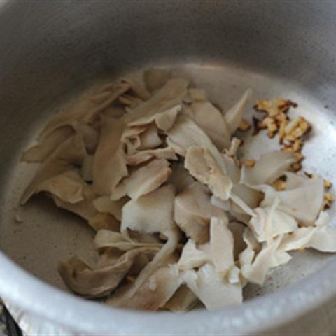 Cách làm canh măng nấu ngót