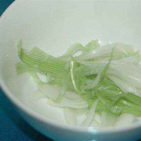 Cách làm canh măng nấu xương