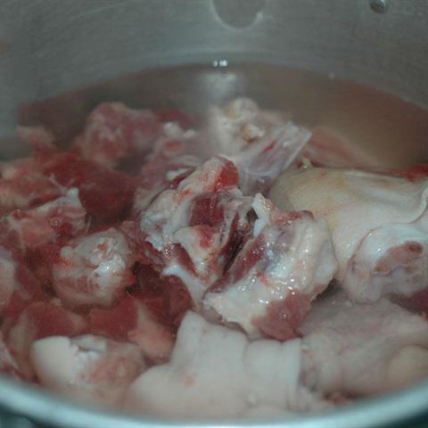 Cách làm canh măng nấu xương