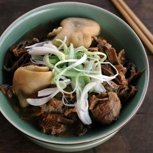 Cách làm canh măng nấu xương