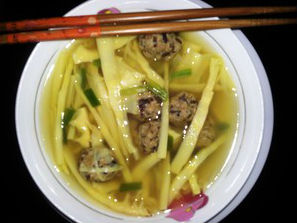 Canh măng thịt viên