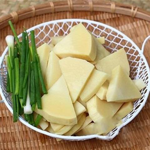 Cách làm canh măng tươi giò heo