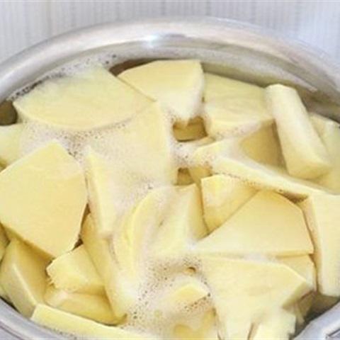 Cách làm canh măng tươi giò heo